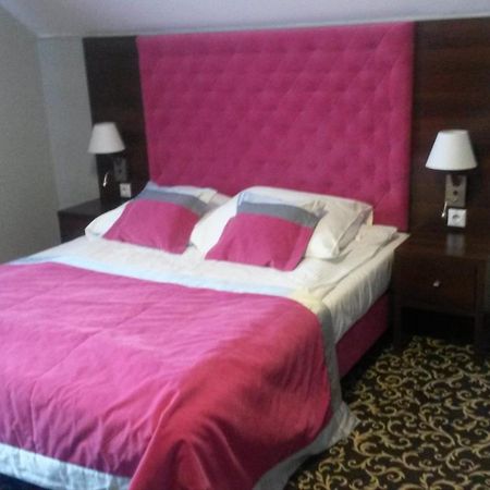 Maxima Hotel Wolanow Экстерьер фото